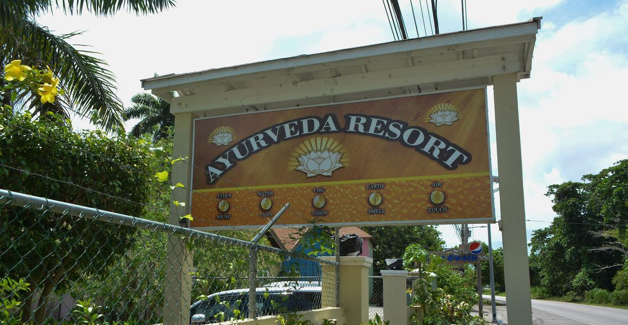 Ayurveda Resort ネグリル エクステリア 写真